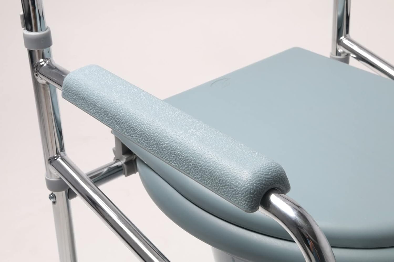 Commode Chair Foldable - Image 2