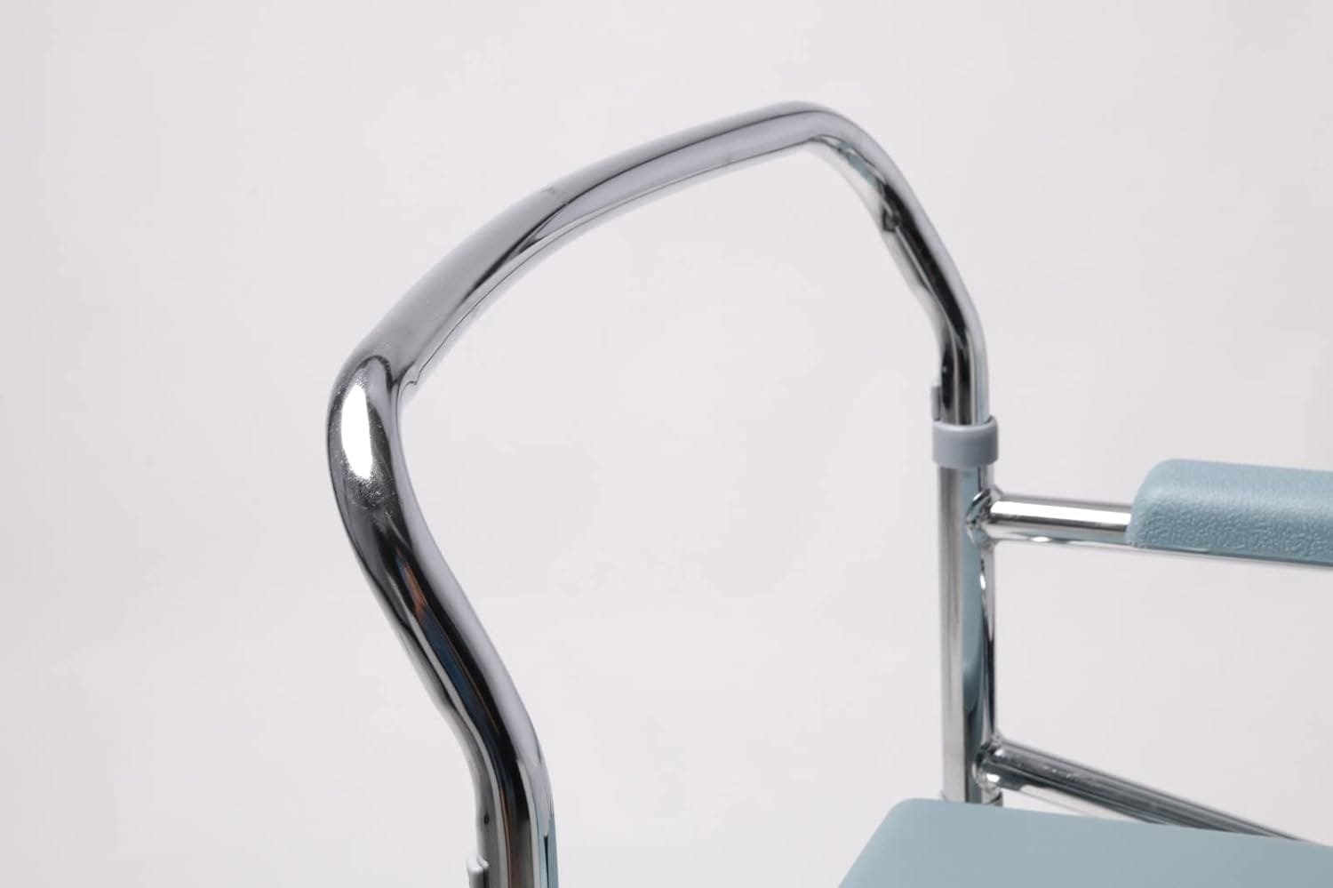 Commode Chair Foldable - Image 3